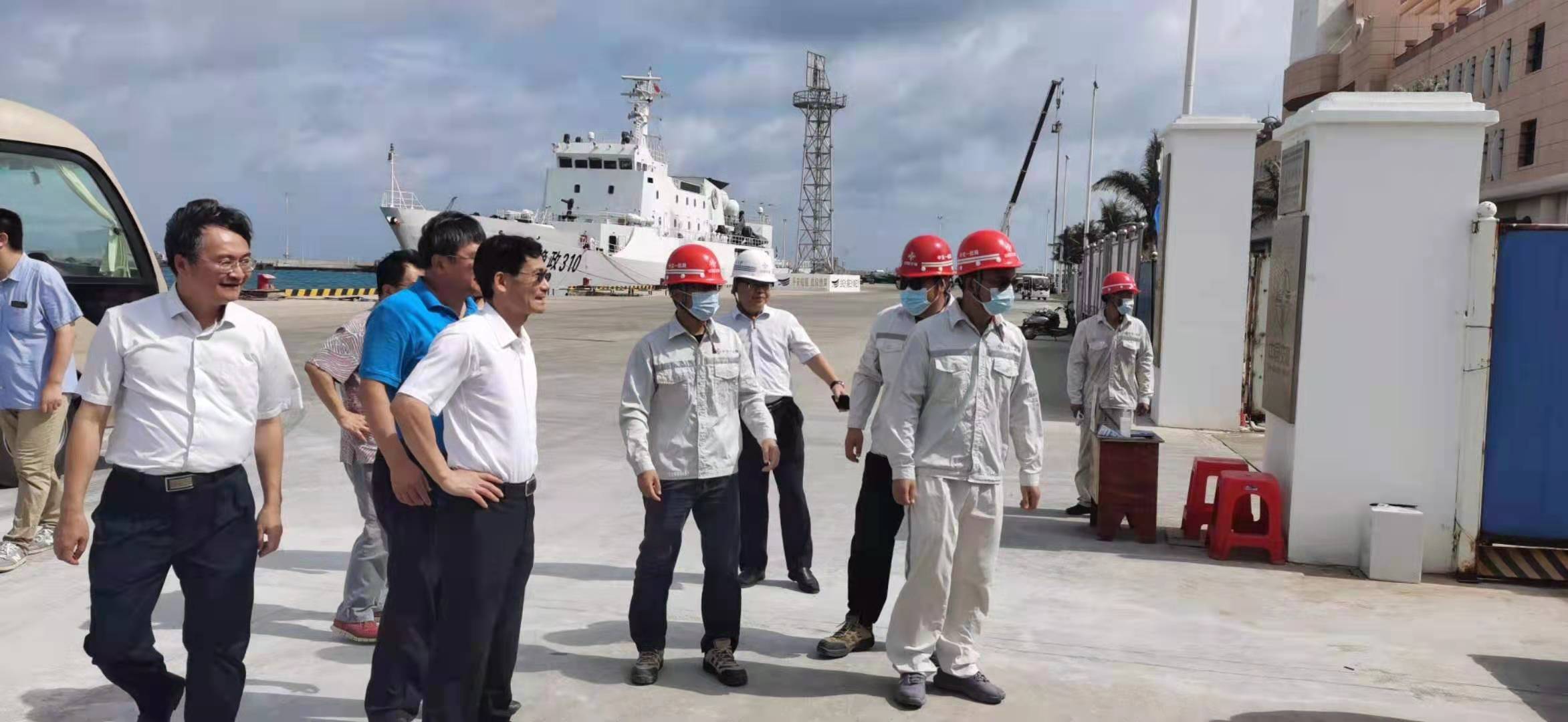 海南省省委常委、常務(wù)副省長沈丹陽蒞臨馳大建筑工程有限公司承接的三沙主權(quán)廣場調(diào)研指導(dǎo)